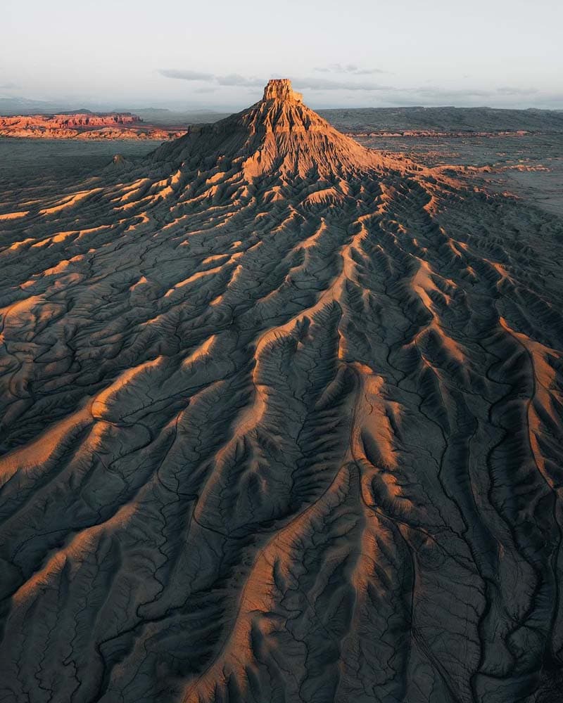 تپه‌ای در بیابان‌های یوتا (Utah)