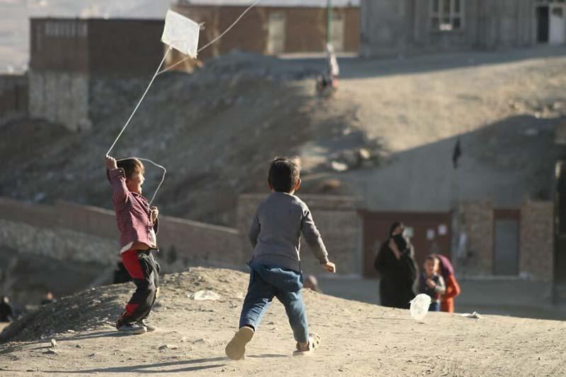 بازی کودکان افغان در کوچه