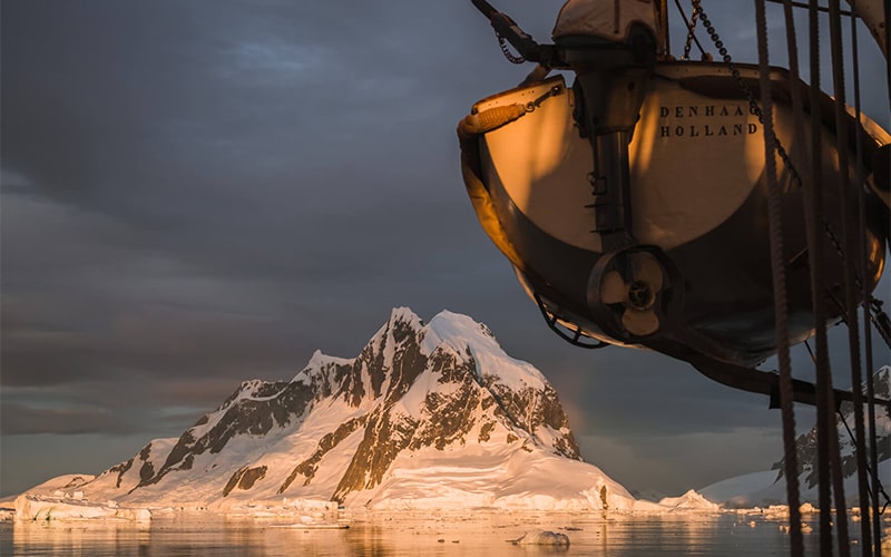 قایق نجات یک کشتی در جنوبگان، منبع عکس: northlandscapes.com، عکاس: Jan Erik Waider