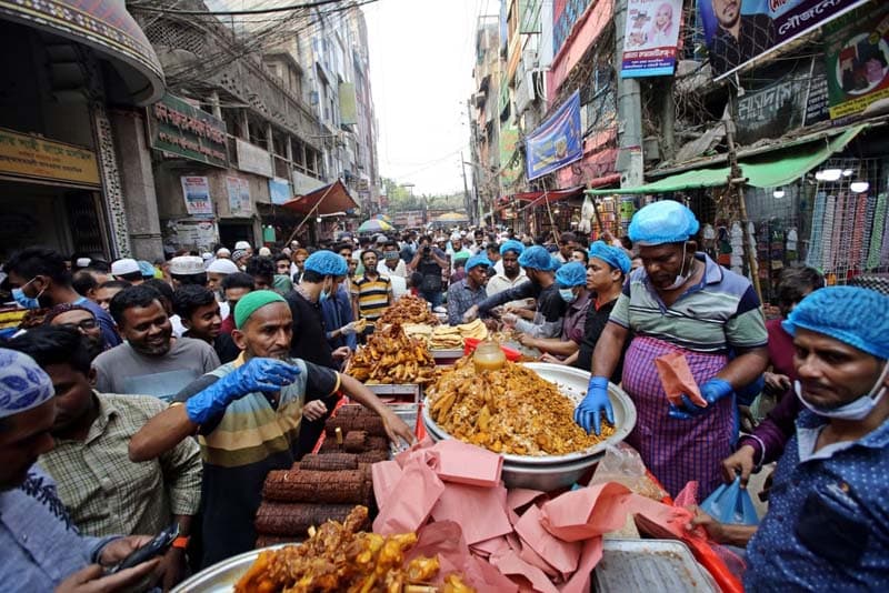  بازار غذای سنتی مسلمانان بنگلادشی برای افطار ماه رمضان