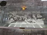سنگ نگاره های موزه آرامگاه فردوسی؛ منبع عکس: گوگل مپ؛ عکاس: مهسا مقدم