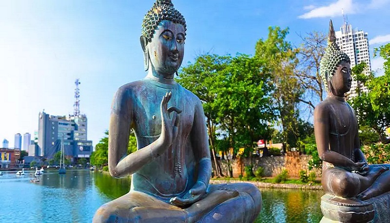 مجسمه بودا در سریلانکا