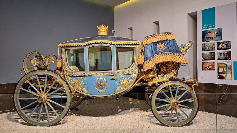 کالسکه پهلوی دوم درموزه خودروهای تاریخی