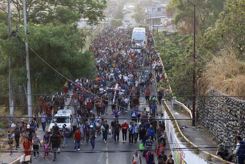کاروان مهاجران آمریکا در مرز مکزیک با این کشور