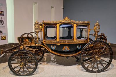 کالسکه‌های سلطنتی موزه خودرو؛ از ترور ناصرالدین شاه تا تاج‌گذاری پهلوی