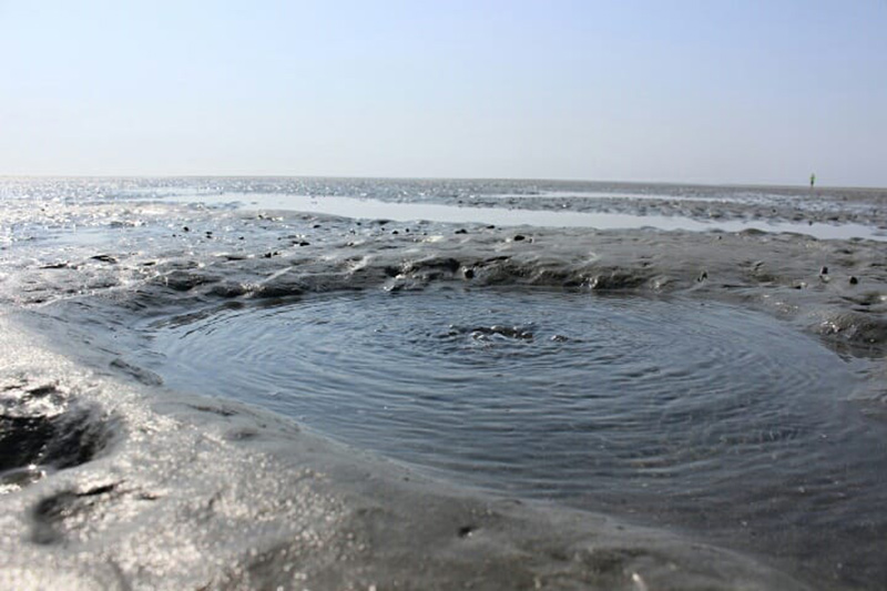 چشمه آب گرم پوراف؛ منبع عکس: اینستاگرام (ناخدا تور)؛ عکاس: نامشخص