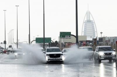 آب گرفتگی شدید شهر دبی | فرودگاه دبی زیر آب رفت