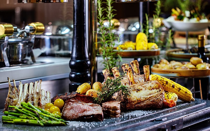 غذای گوشتی همراه با سبزیجات در رستوران کورال دوحه، منبع عکس: گوگل مپ، عکاس: Coral Restaurant