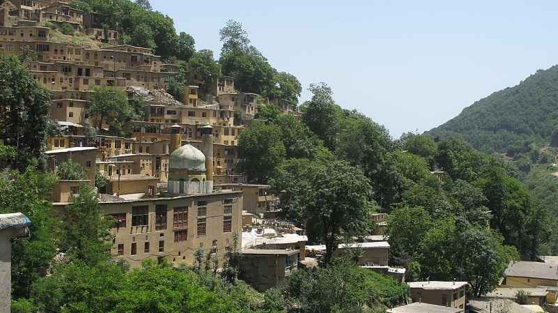 روستای ماسوله با معماری پلکانی؛ منبع عکس: گوگل مپ؛ عکاس: رضا کرمی