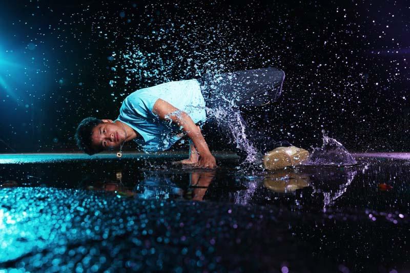 ژست عکاسی یکی از شرکت کنندگان المپیک بریک دنس (breakdancing)؛ منبع عکس: Getty Images؛ نام عکاس:  Chris Hyde