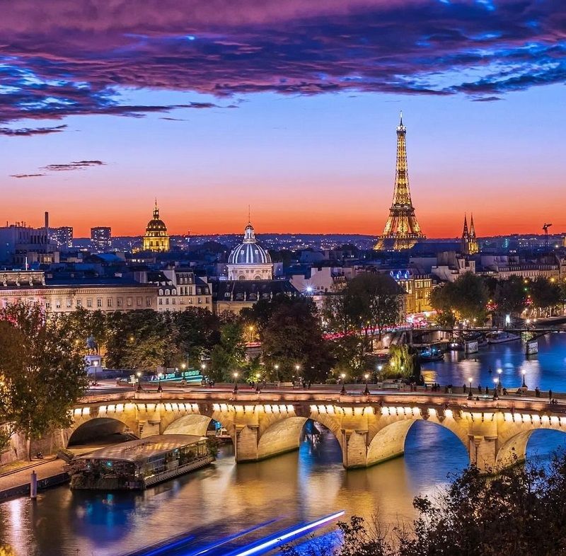 قسمتی از پاریس و نمایی از برج ایفل؛ منبع عکس: صفحه اینستاگرام toureiffelofficielle؛ عکاس: gogojungle