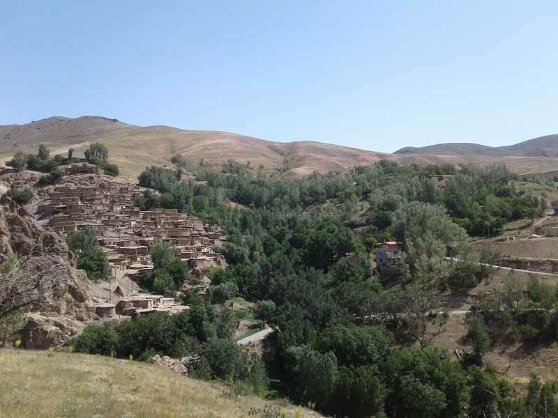 روستای پلکانی قوزلو؛ منبع عکس: گوگل مپ؛ عکاس: بهروز حاجی لو