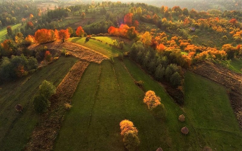 عکس هوایی از طبیعت پاییزی رومانی، منبع عکس: اینستاگرام alexrobciuc@، عکاس: Alex Robciuc