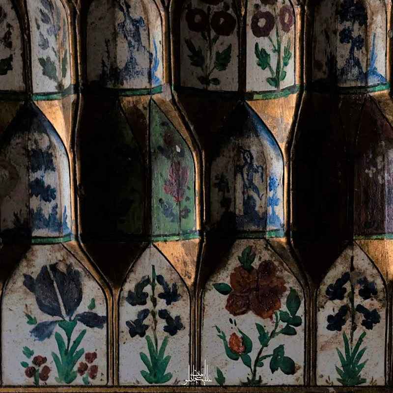 نقاشی گل و بوته در خانه شهشهانی اصفهان، منبع عکس: alijanlou.amin@، عکاس: امین علیجانلو