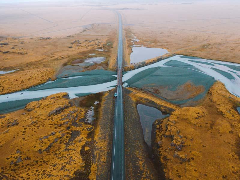 جاده‌ای در ایسلند از نمای بالا