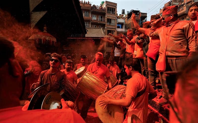 حضور مردم در جشنواره‌ای در نپال