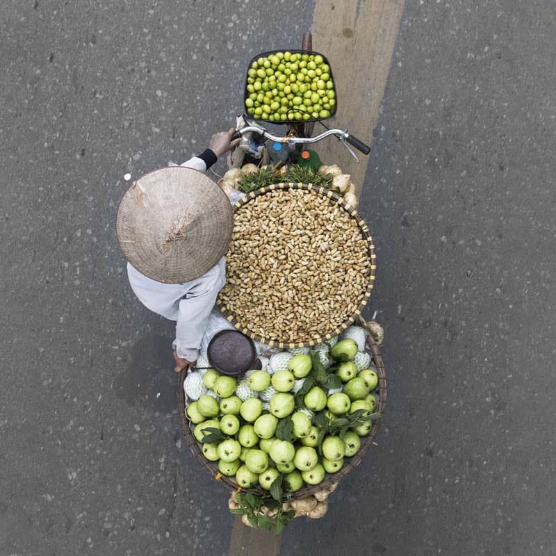 لیمو فروش دوره گرد در خیابان های ویتنام