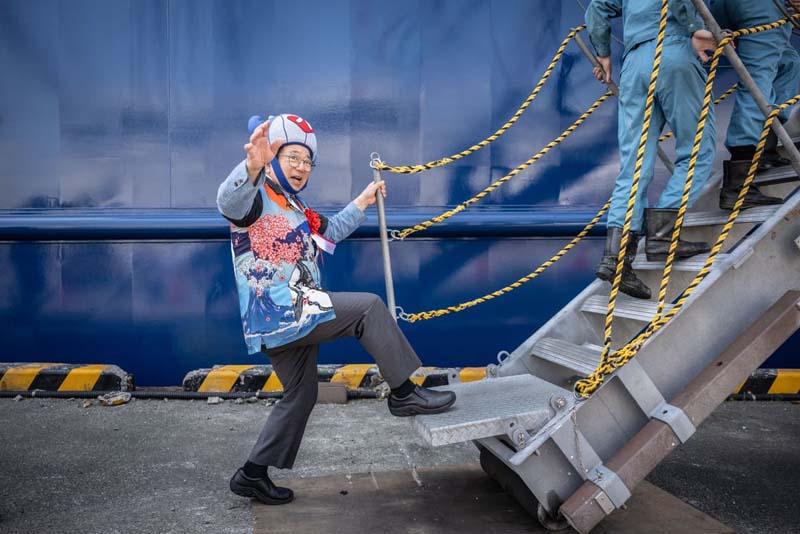 رئیس شرکت صید نهنگ کیودو (Kyodo) در ژاپن، هنگام رونمایی از کشتی جدیدش