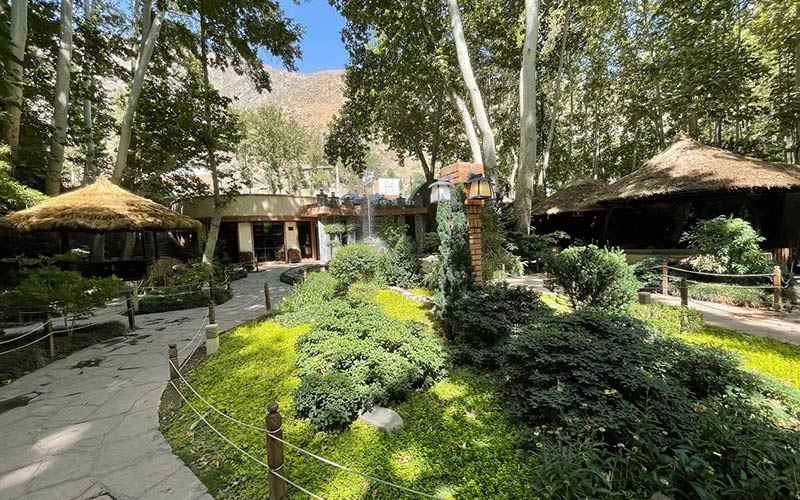 آلاچیق های رستوران هفت ستون چالوس، منبع عکس: گوگل مپ، عکاس: حسام حسینی