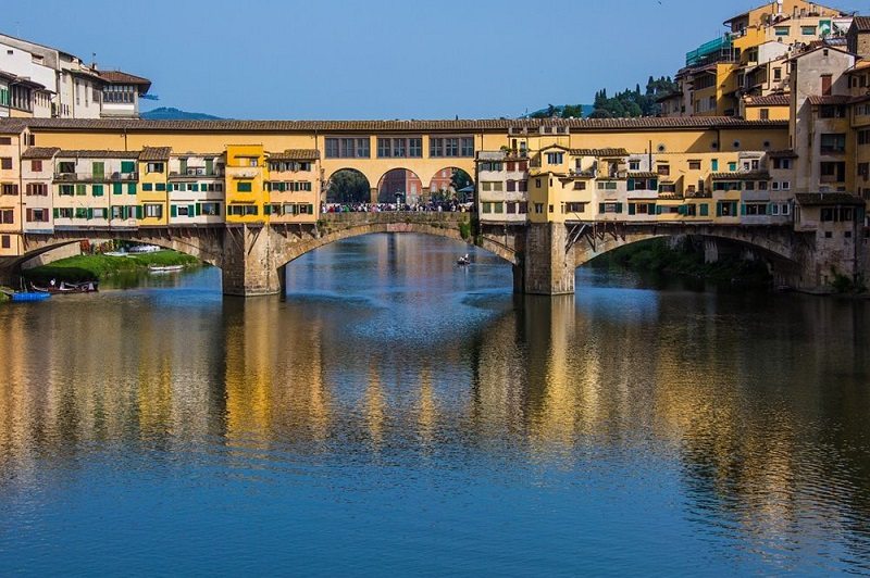 پل معروف Ponte Vecchio در فلورانس ایتالیا؛ منبع عکس: وب سایت worldfamousthings.com. عکاس: نامشخص