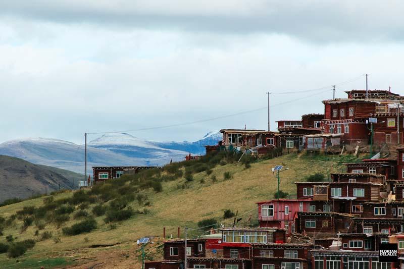 خانه هایی در دامنه کوه سیچوان 