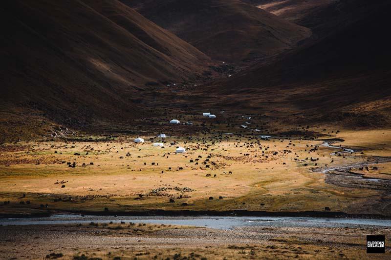 رودخانه ای در کوه های تبت 