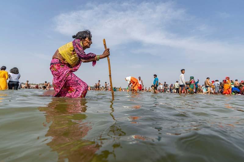 فداییان هندو در طول جشنواره (Ganga Dussehra festival)