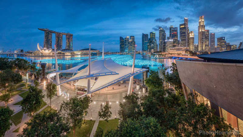 تئاتر Esplanade در سنگاپور (Esplanade – Theatres on the Bay) منبع عکس: photohound، نام عکاس: Jon Chiang