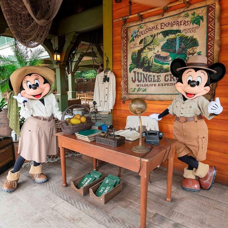 میکی و مینی موس در سرزمین ماجراجویی دیزنی لند توکیو.  منبع عکس: اینستاگرام Tokyodisneyresort_official.  عکاس: ناشناس