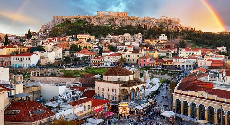 دورنمای آکروپولیس آتن در یونان، منبع عکس: سایت britannica.com، عکاس: نامشخص